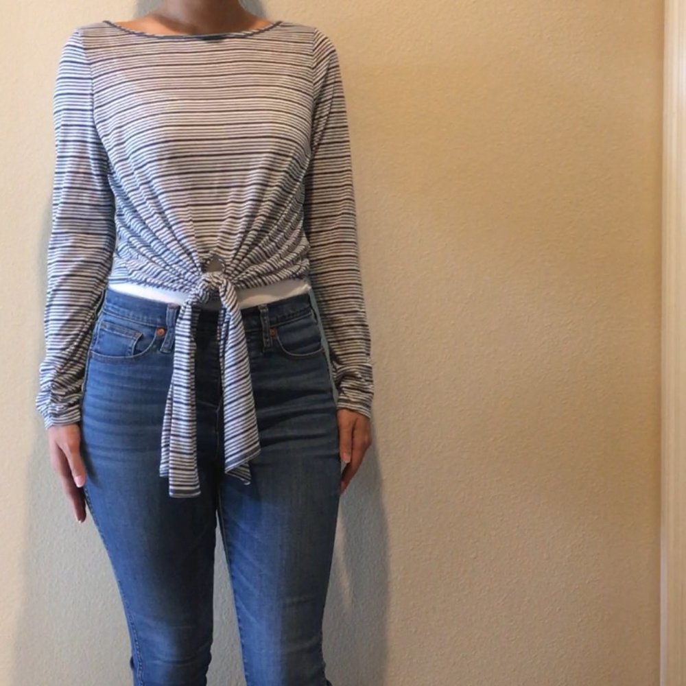 NEW - Chelsea & Violet Resort Breeze Tie-Front Tee